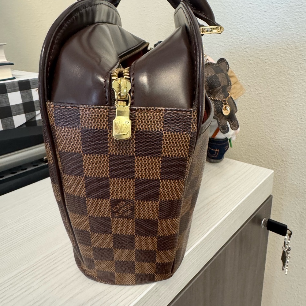 Louis Vuitton Damier Ebene Handbag - Picture 9 of 12
